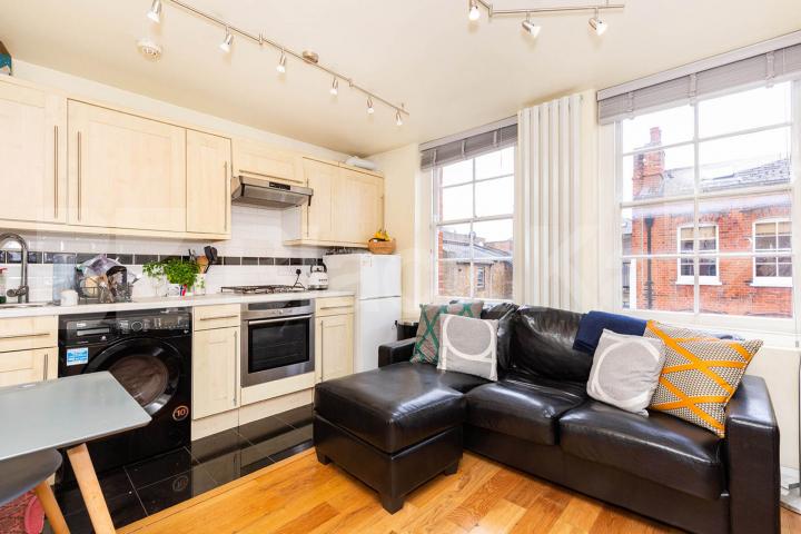 Stunning one bedroom flat set in a period conversion in the heart of Angel Paget Street, Angel / Clerkenwell